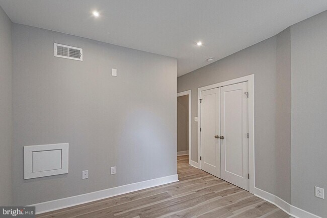 Foto del edificio - 5412 Chancellor St