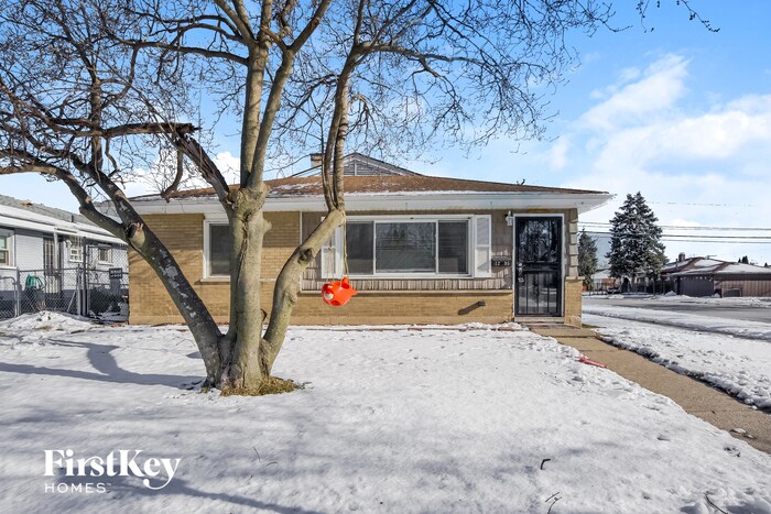 Primary Photo - 1295 Greenbay Ave