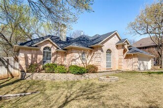 Building Photo - 1214 Sandhurst Ct
