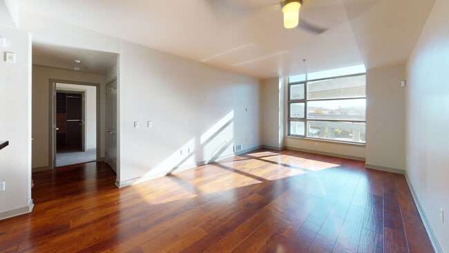 Interior Photo - Edgewater