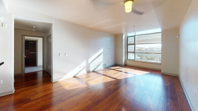 Interior Photo - Edgewater