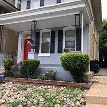 Building Photo - 117 Sumac St