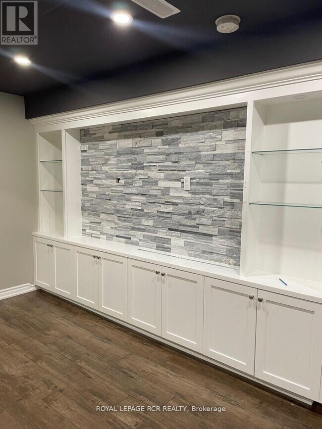 Photo du bâtiment - 42 Walker Blvd