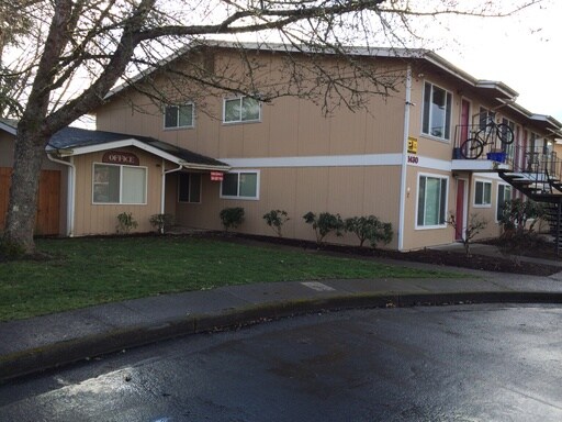 Primary Photo - 1450 NW Division St