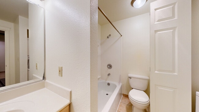Interior Photo - Hunt Club