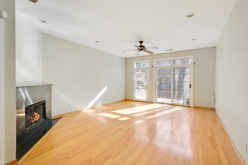 Primary Photo - 1812 S Dearborn St