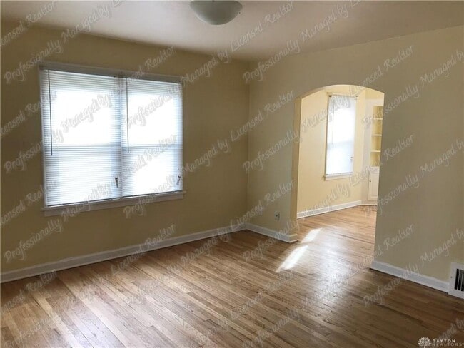 Building Photo - 2318 Woodburn Ave