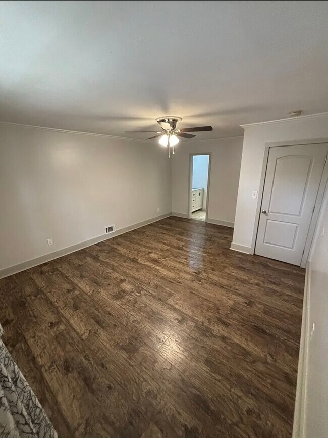 Foto del edificio - 113 Moss Ln