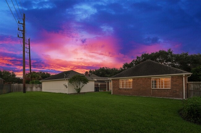 Foto del edificio - 4910 Canterbury Ln