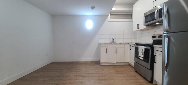 Photo du bâtiment - 16760 18B Av