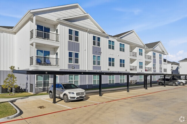 Alternar - The Gardens at Greenhouse