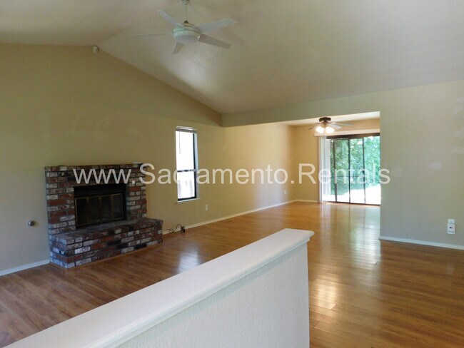 Foto del edificio - Charming Fair Oaks 3bd/2ba Home near Fair Oaks & San Juan Ave