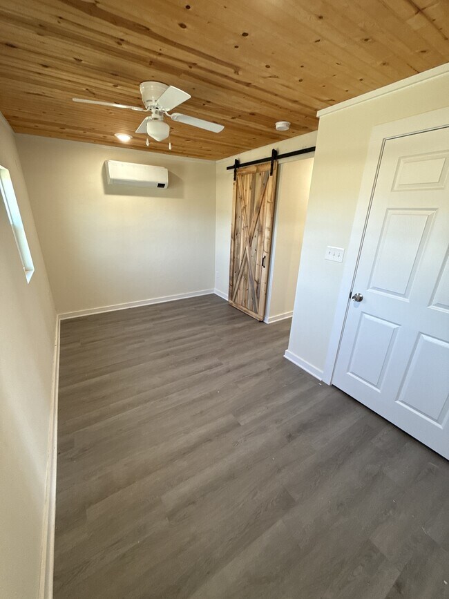 Foto del edificio - 289 private Rd