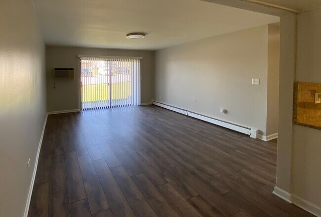 Building Photo - 7410 Brookdale Dr