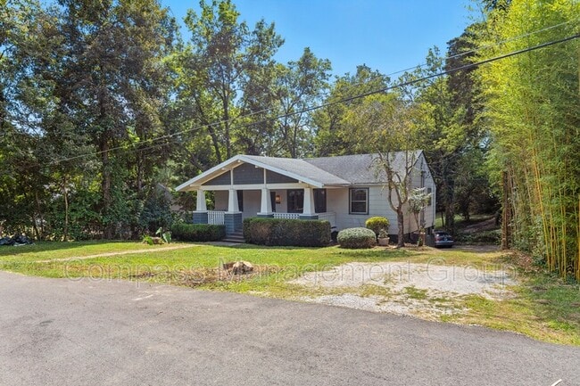 Building Photo - 5501 Lake Shore Dr