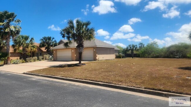 Building Photo - 15 Cypress Point Dr