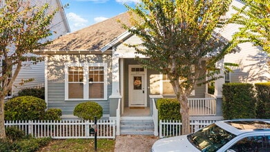 Building Photo - 834 Lake Evalyn Dr