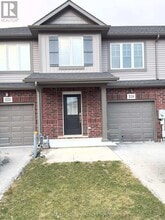 Building Photo - 218 Heron St