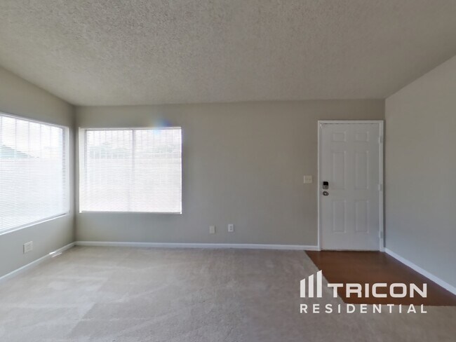Foto del edificio - 7320 Topeka Dr