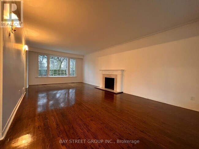 Building Photo - 93 Lord Seaton Rd