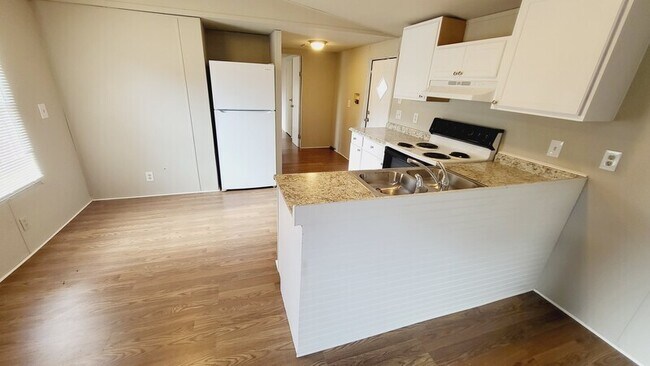 Building Photo - 4398 Havelock Ave