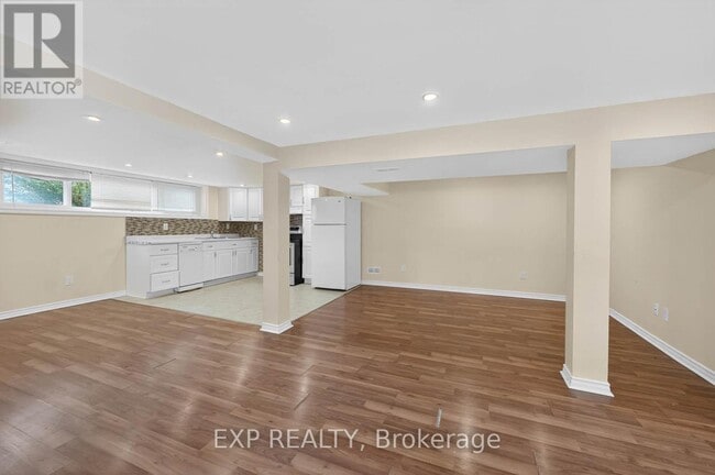 Building Photo - 3567 Queenston Dr