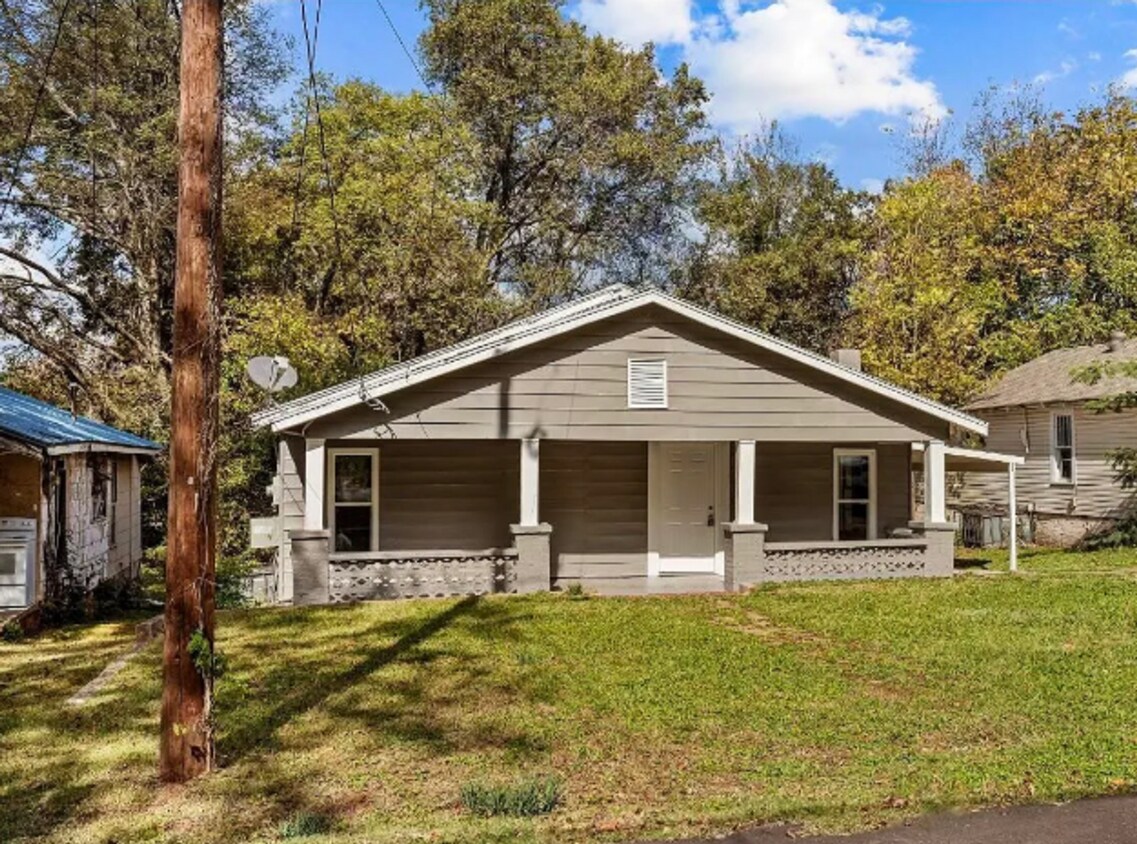 Building Photo - NEW INVENTORY!!!! COME SEE ME!!!