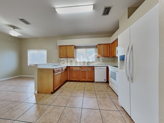 Building Photo - 25702 Aldus Dr