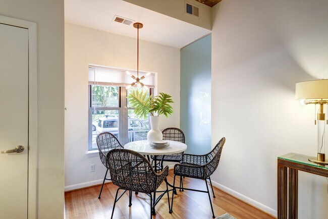 Foto del edificio - 1300 N St NW