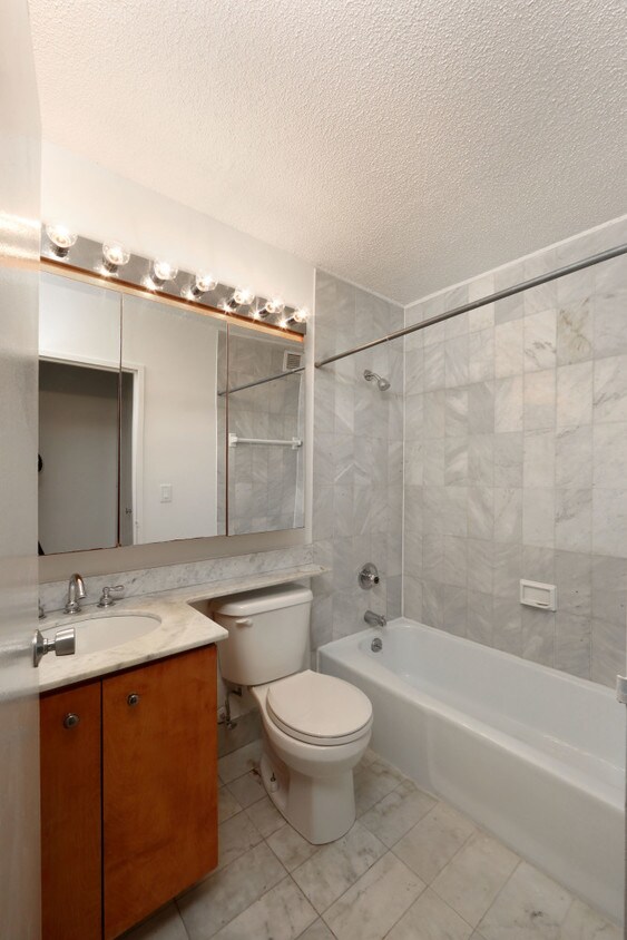 Primary Photo - 115 E 34th St