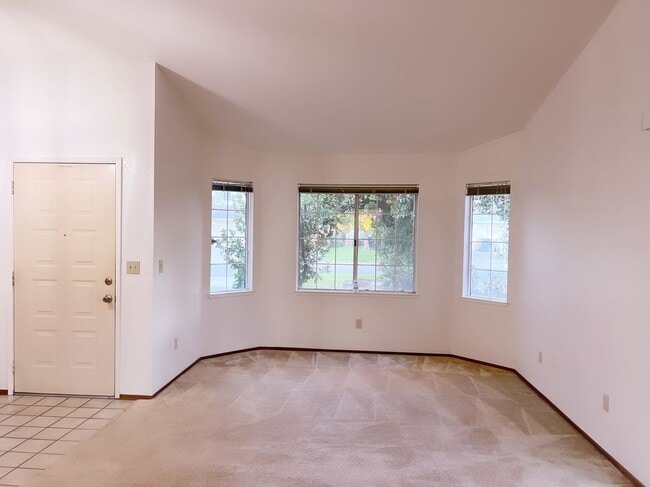 Foto del edificio - 5920 Laguna Ranch Cir