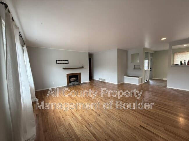 Building Photo - 380 S 42nd St