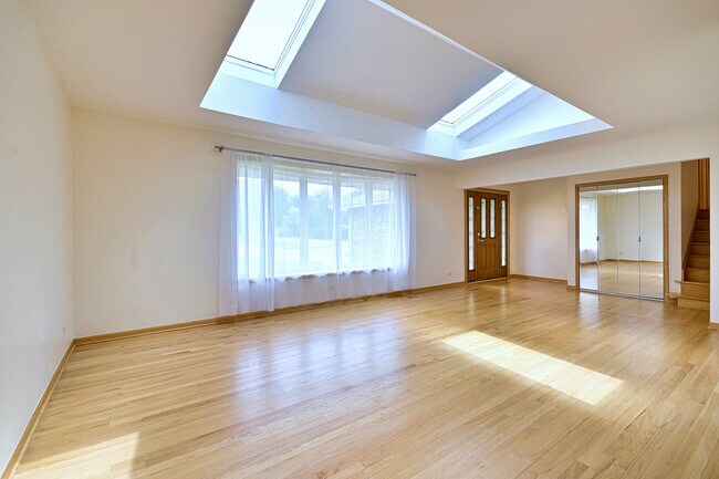 Foto del edificio - 2360 N Drury Ln