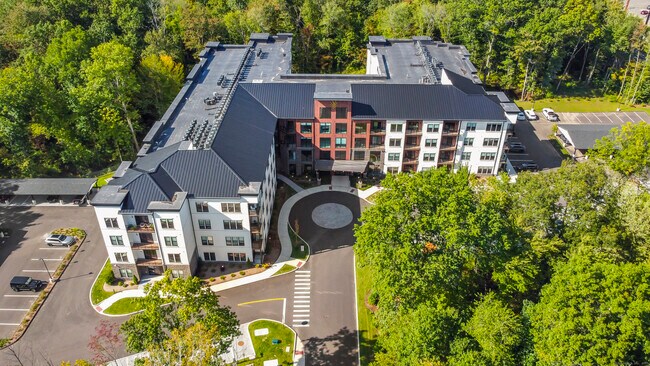 Foto del edificio - 65 Jolley Dr