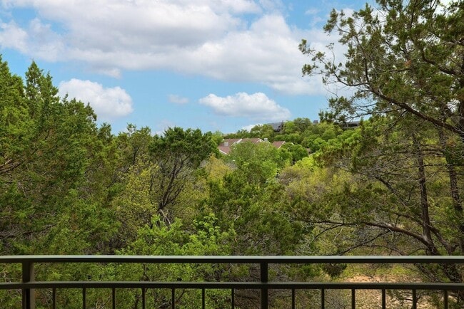 Building Photo - 6000 Shepherd Mountain Cove