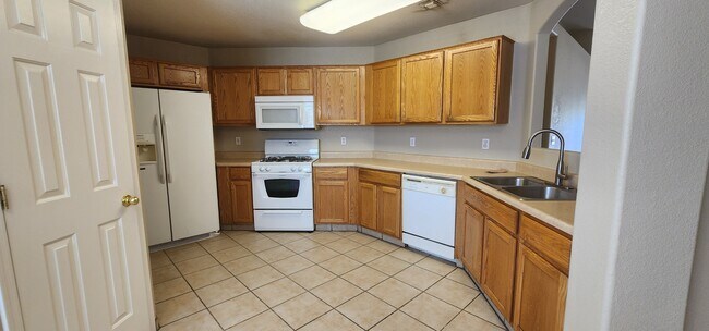 Foto del edificio - 2296 W Frostwood Ln