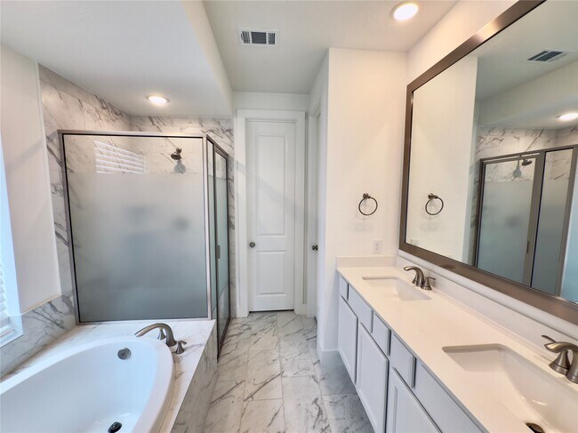 Building Photo - 15206 Cortines Ct