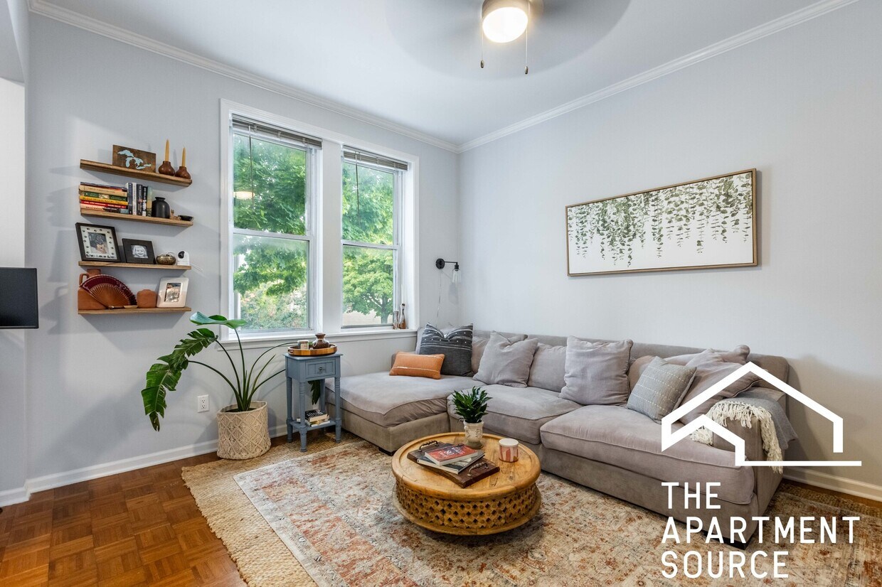 Foto principal - 2215 W Wellington Ave