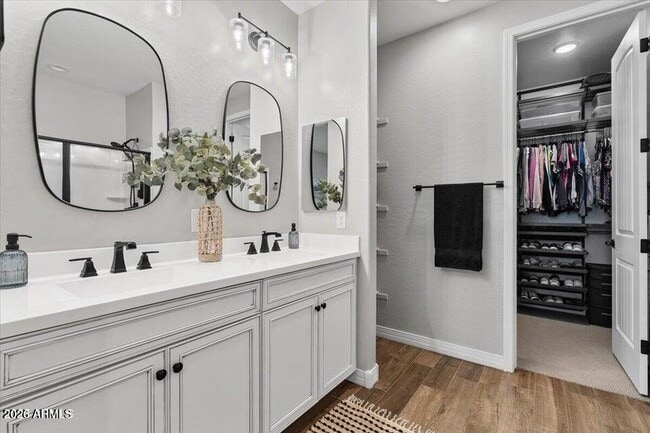 Building Photo - 6432 N 124th Ln