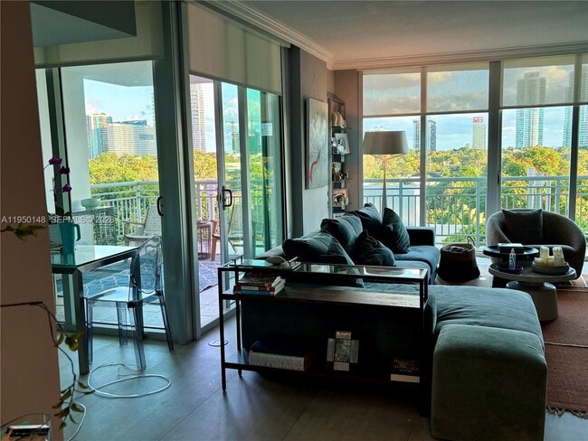 Foto del edificio - 2021 SW 3rd Ave