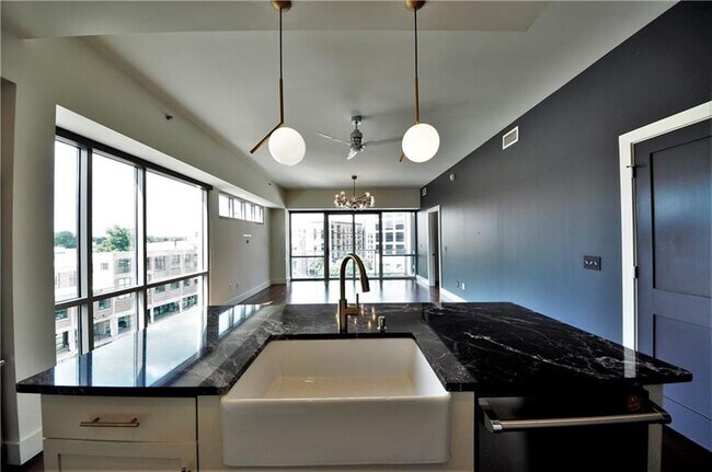 Foto del edificio - 1100 Howell Mill Rd NW