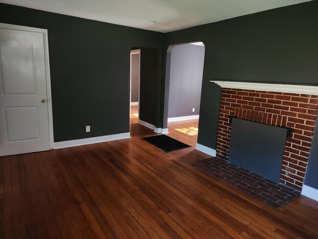 Foto del edificio - Lovely Brick Home in Established Neighborh...
