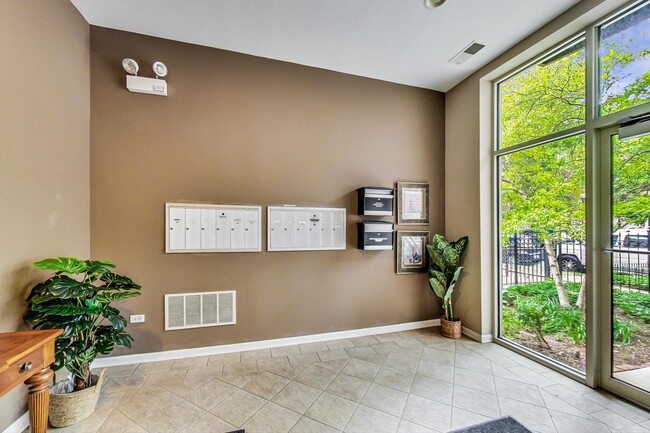 Foto del edificio - 4704 N Kenmore Ave