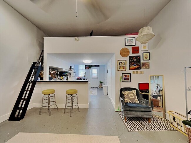 Foto del edificio - 2305 W Texas Ave