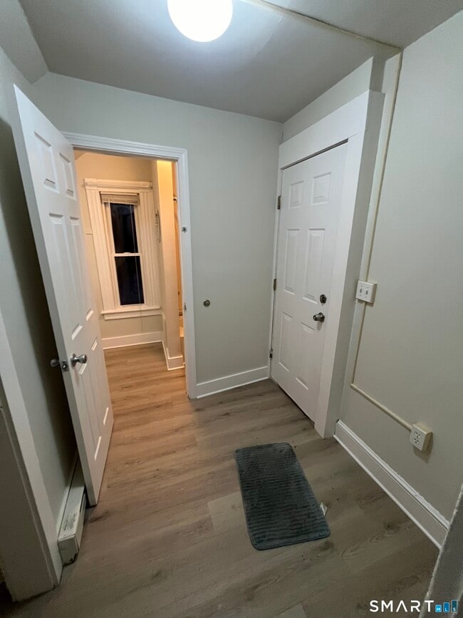 Foto del edificio - 53 Roosevelt Ave