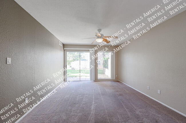 Building Photo - 4555 W Continental Dr