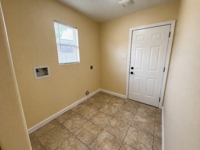 Foto del edificio - 713 E 32nd St