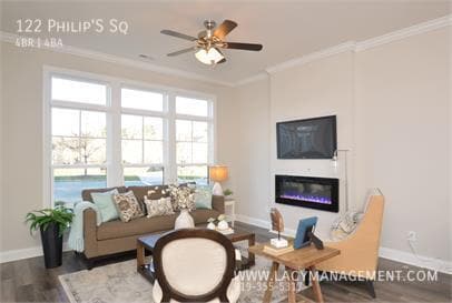Photo - 122 Philip'S Sq Townhome