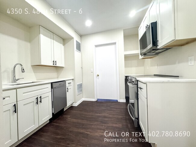 Foto del edificio - 4350 S 48th St