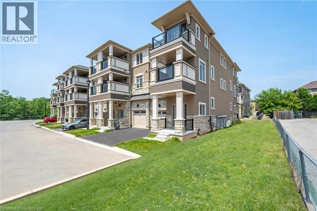 Building Photo - 305 Garner Rd W